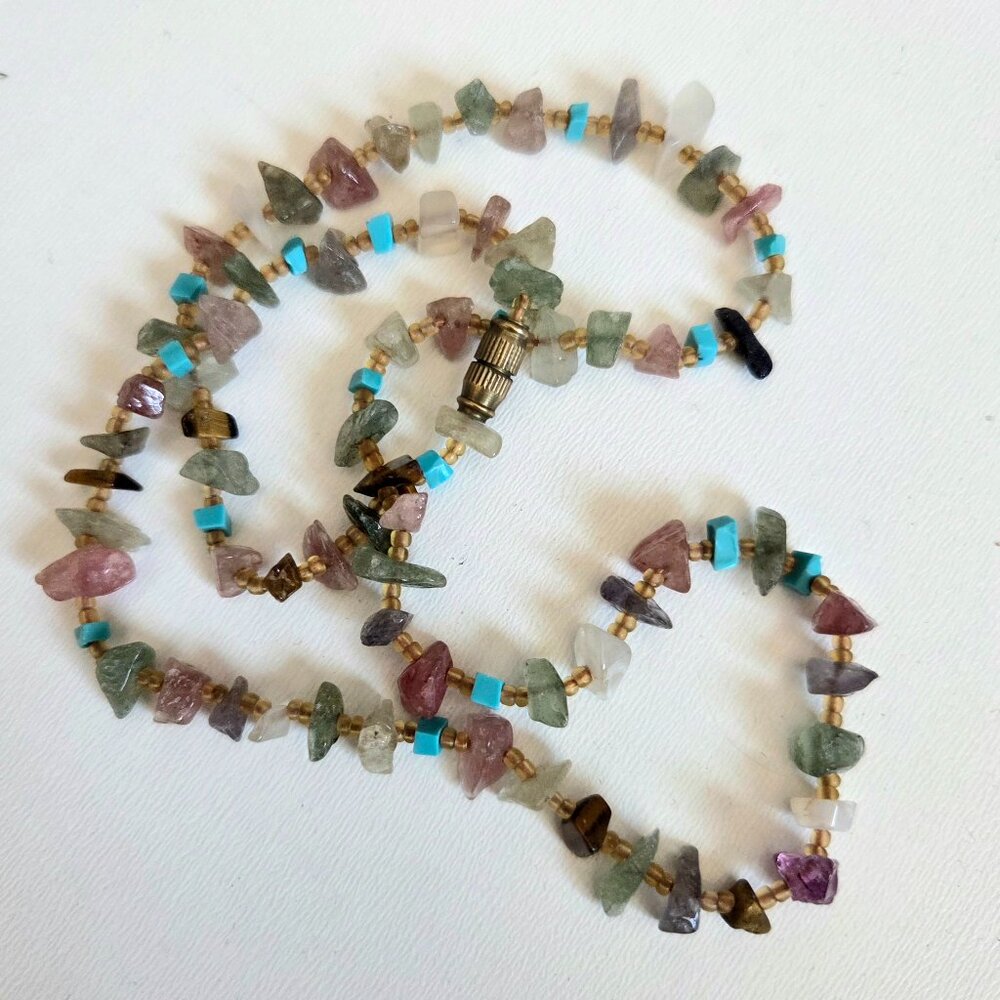 Vintage 1980s multicolored stones necklace. Retro jewelry.